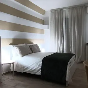Fifth Floor , Naples Italie